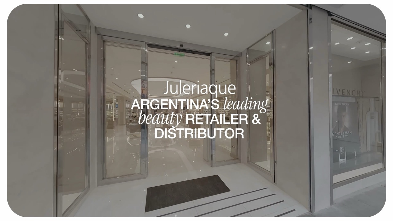 Título sobre la fachada de un local de Juleriaque