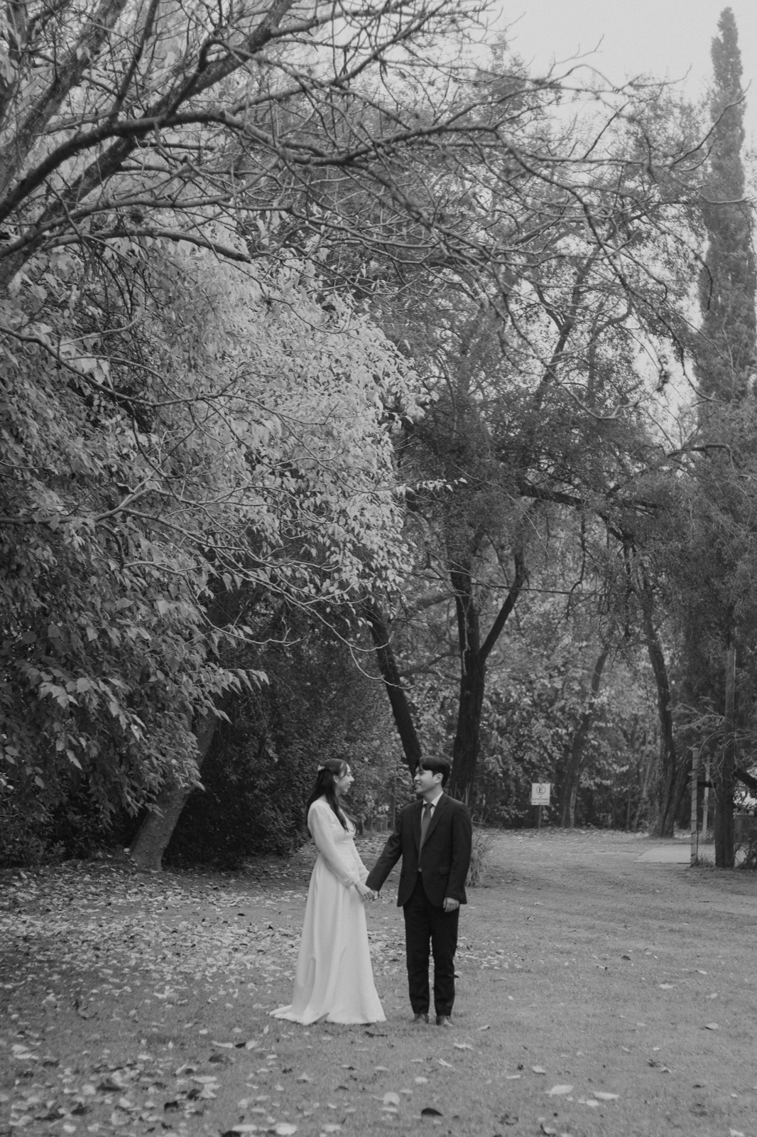Chi Hun y Ludmila, fotografía de boda en blanco y negro